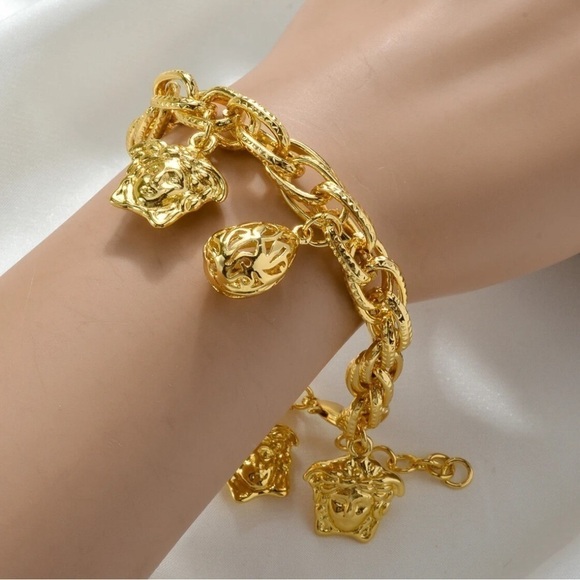 18K Gold Plated Designer Inspired Medusa Head Chunky Link Charm Bracelet - Picture 6 of 8